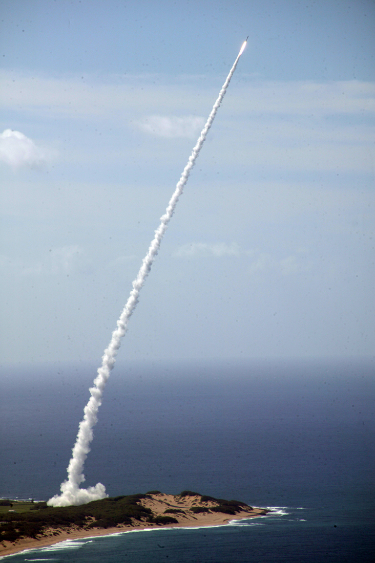 A Standard Missile 3 (SM-3) is launched from the Japanese AEGIS Destroyer JS Kongo enroute to an intercept of a target missile launched from the Pacific Missile Range Facility, Kauai, Hawaii December 17, 2007