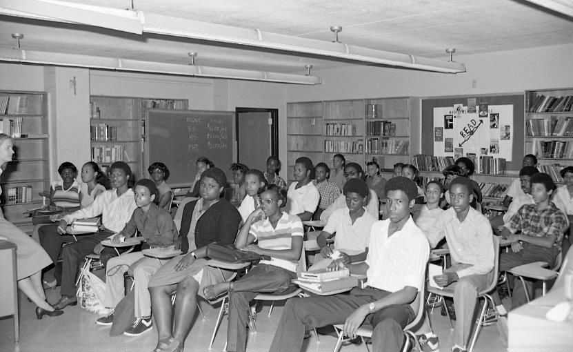 Black and white photo of students in the Maryland MESA program from the 1980s
