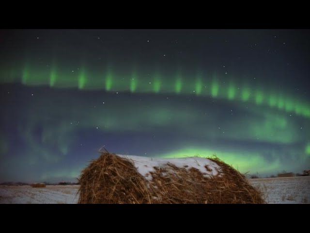 Auroral beads