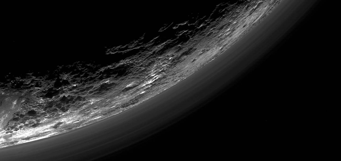 haze layers above Pluto’s limb