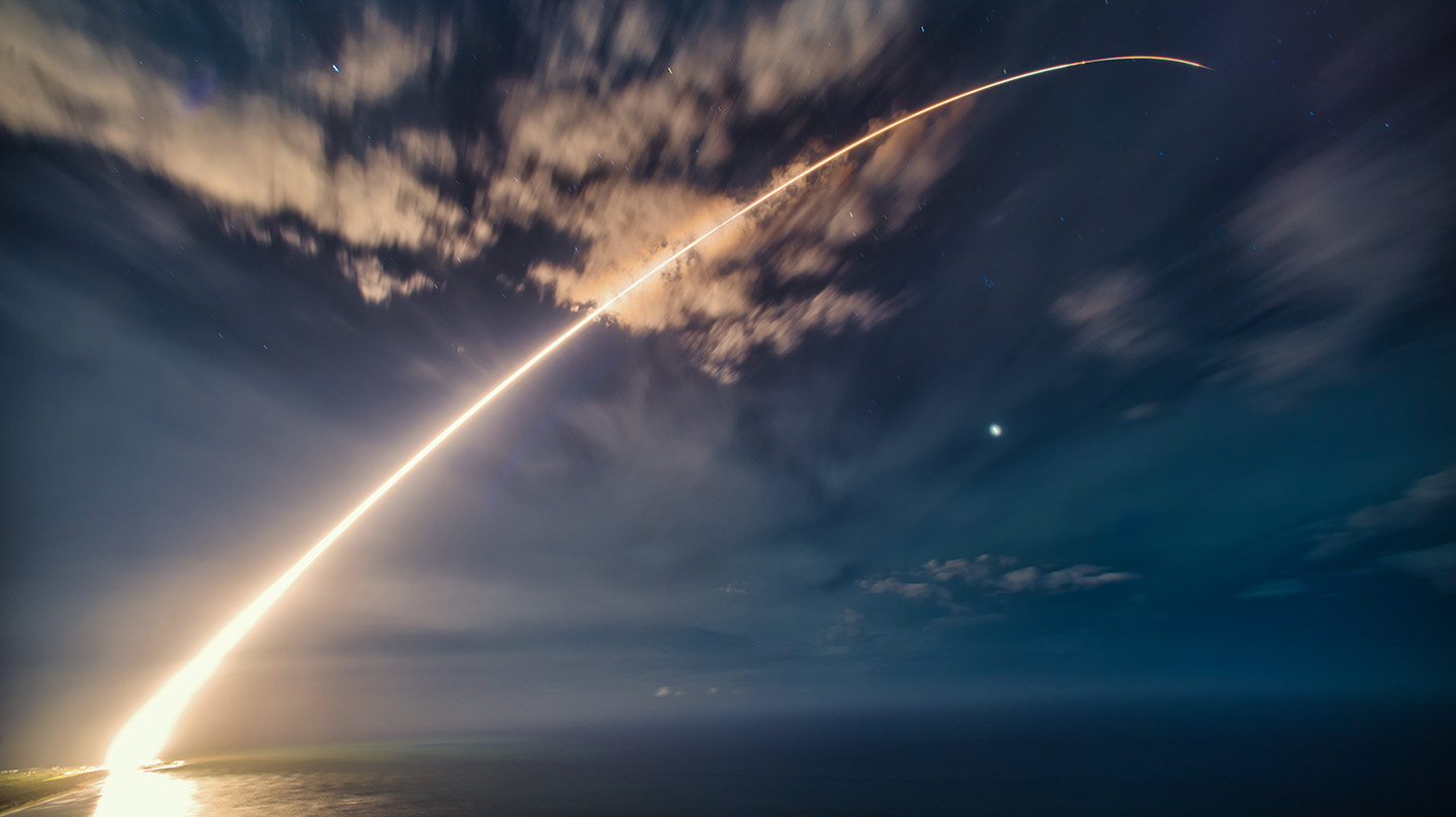 A medium range ballistic missile target is launched from Makaha Ridge, part of the Pacific Missile Range Facility (PMRF) in Kauai, Hawaii, during FTM-31 E1a