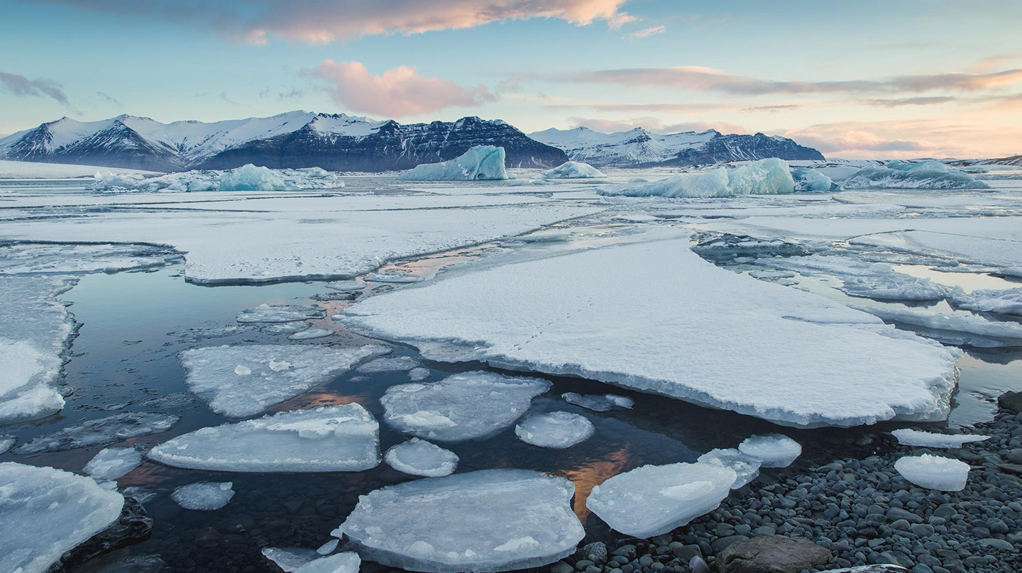 Floating arctic ice