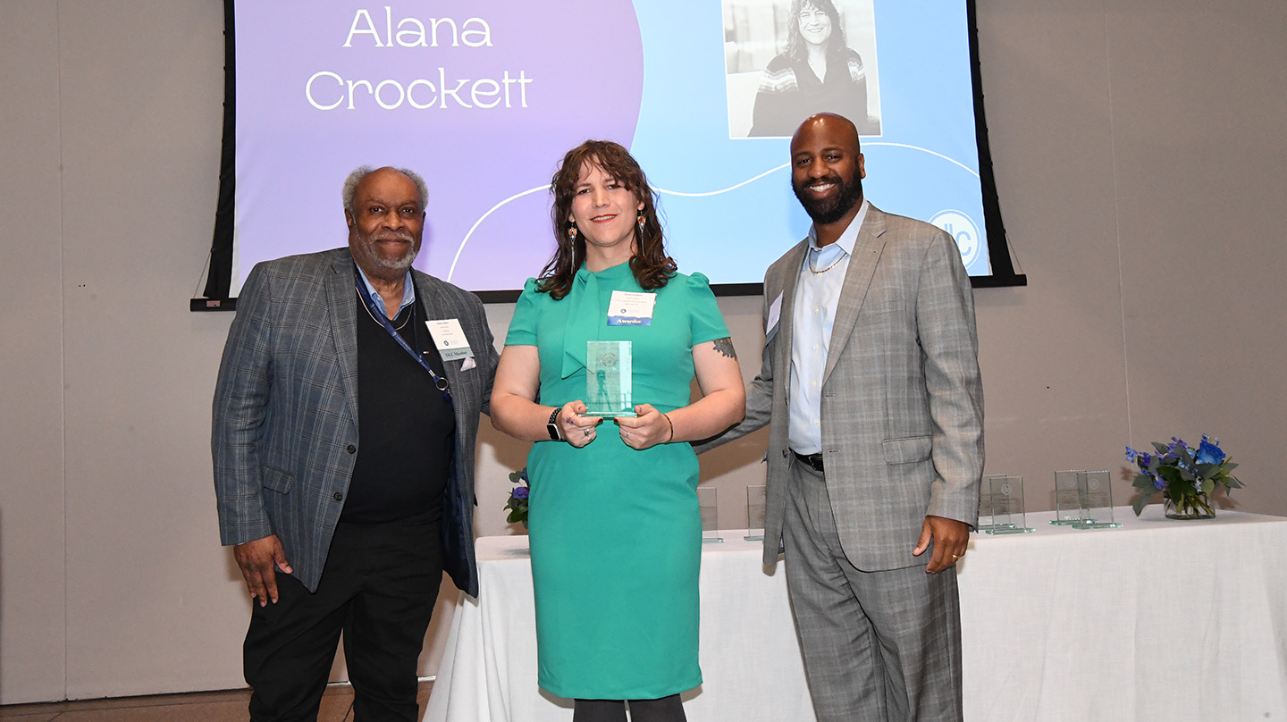 Alana Crockett (center)