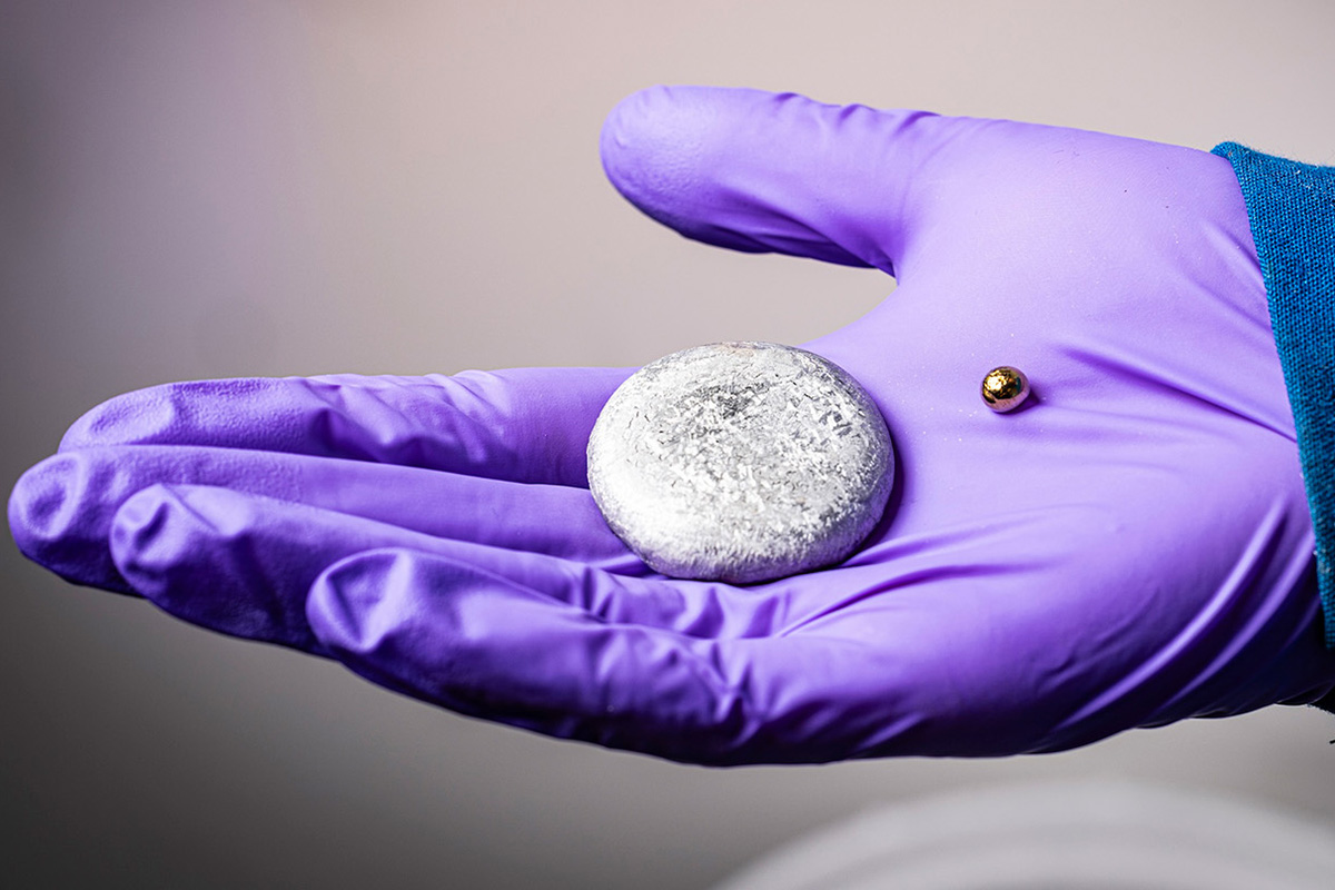 Metal alloys