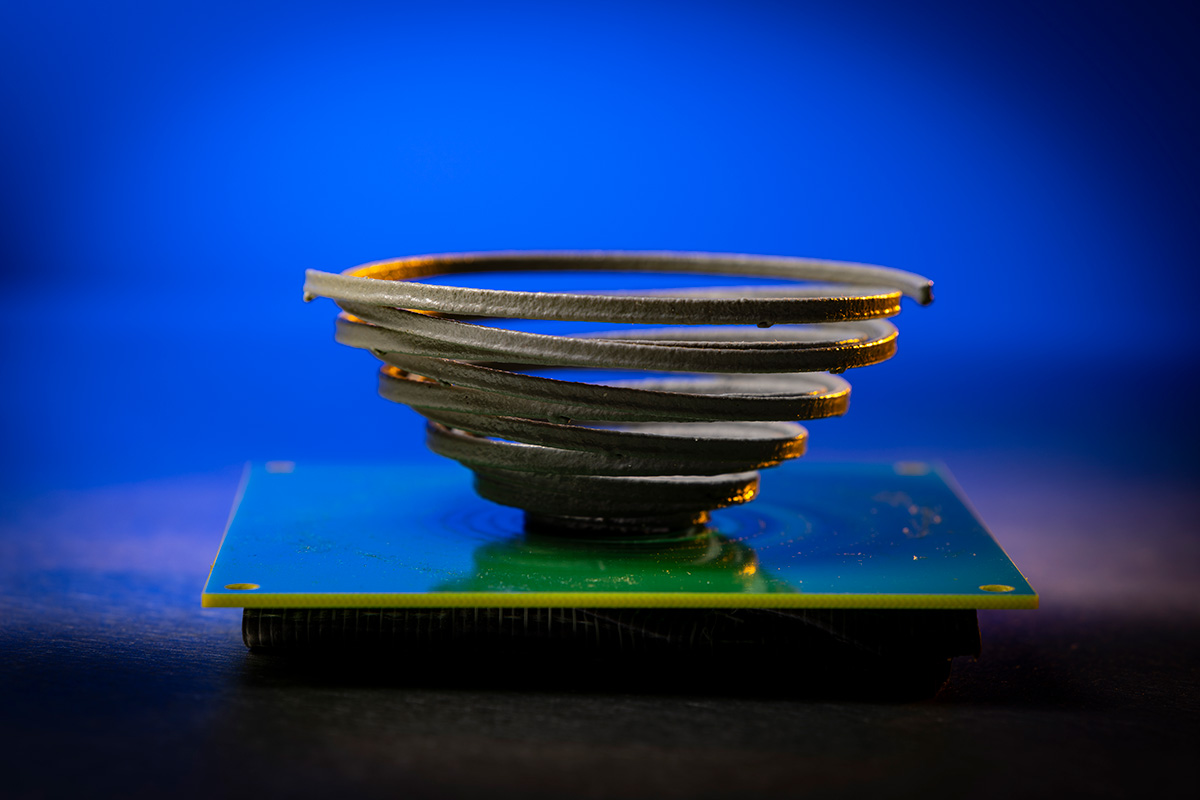 Shape-shifting antenna