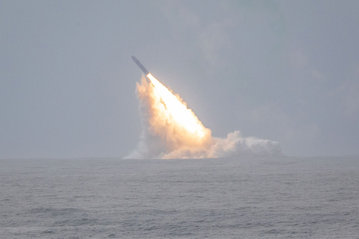 An unarmed Trident II D5LE missile launches from the USS Louisiana during Demonstration and Shakedown Operation-32 (DASO-32), indicating the readiness of the submarine’s strategic weapon system and crew following an engineered refueling overhaul. Credit: U.S. Navy